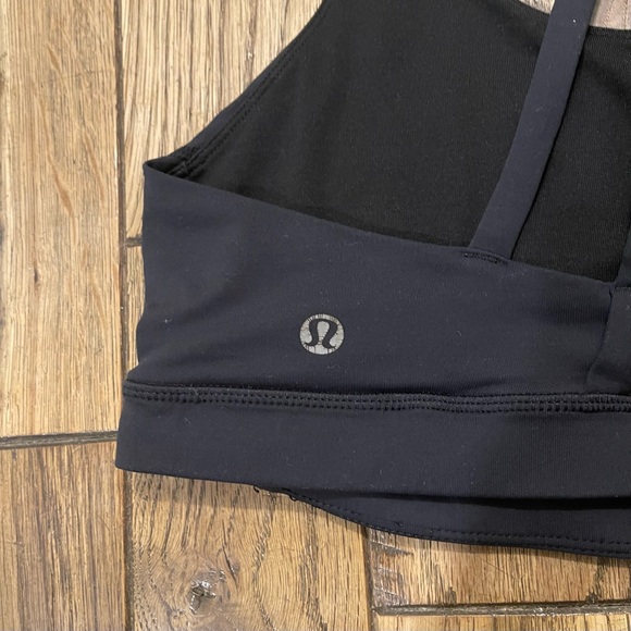 Lululemon Black Criss Cross Back Sports Bra, size 10 - Picture 3 of 3